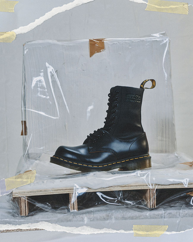 MM6 Maison Margiela x Dr. Martens」初のコラボシューズ誕生