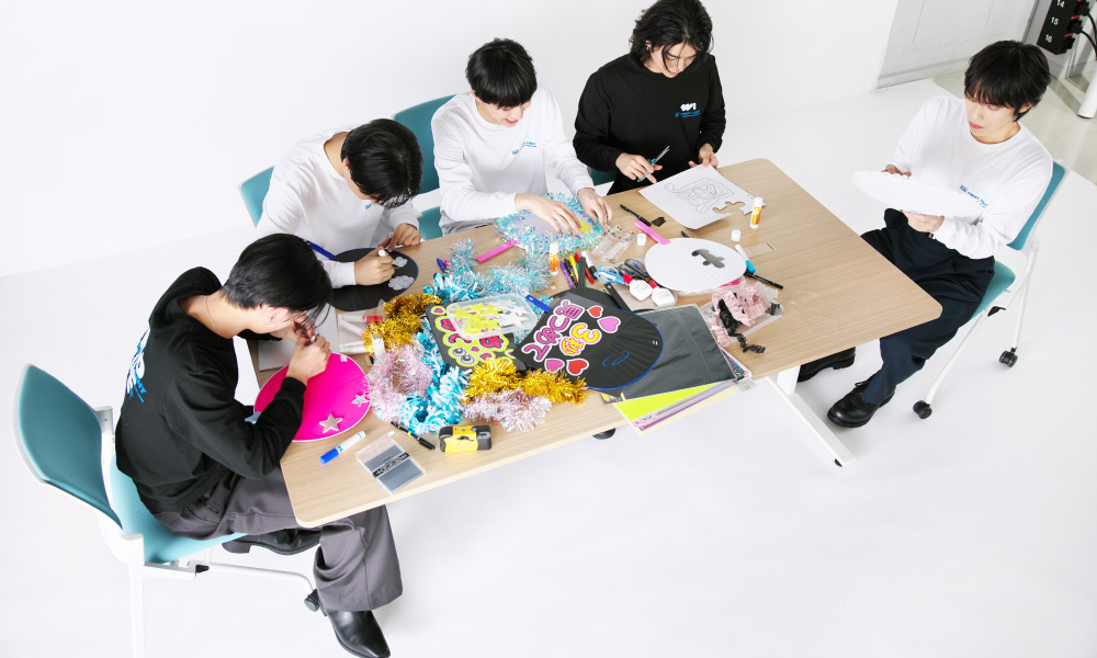 WILD BLUE連載Vol.1】ミニ連載スタート記念！ 推しうちわ作りに