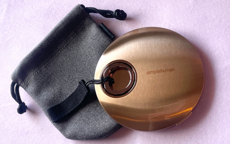 メイクが10倍上手くなる!? センサー付き「魔法のミラー」を使ってみ