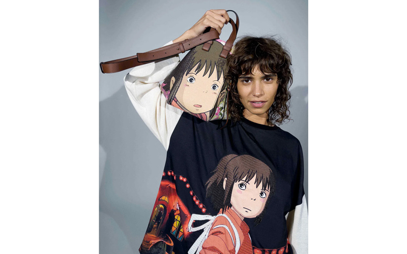 ロエベ×スタジオジブリ】コラボ第2弾は『千と千尋の神隠し』を