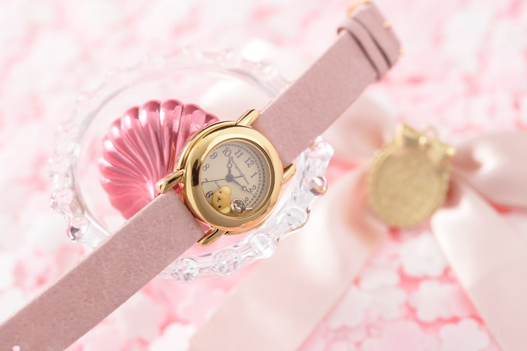 CCさくら」チャーム付き腕時計＆晴雨兼用のガーリーな傘が発売