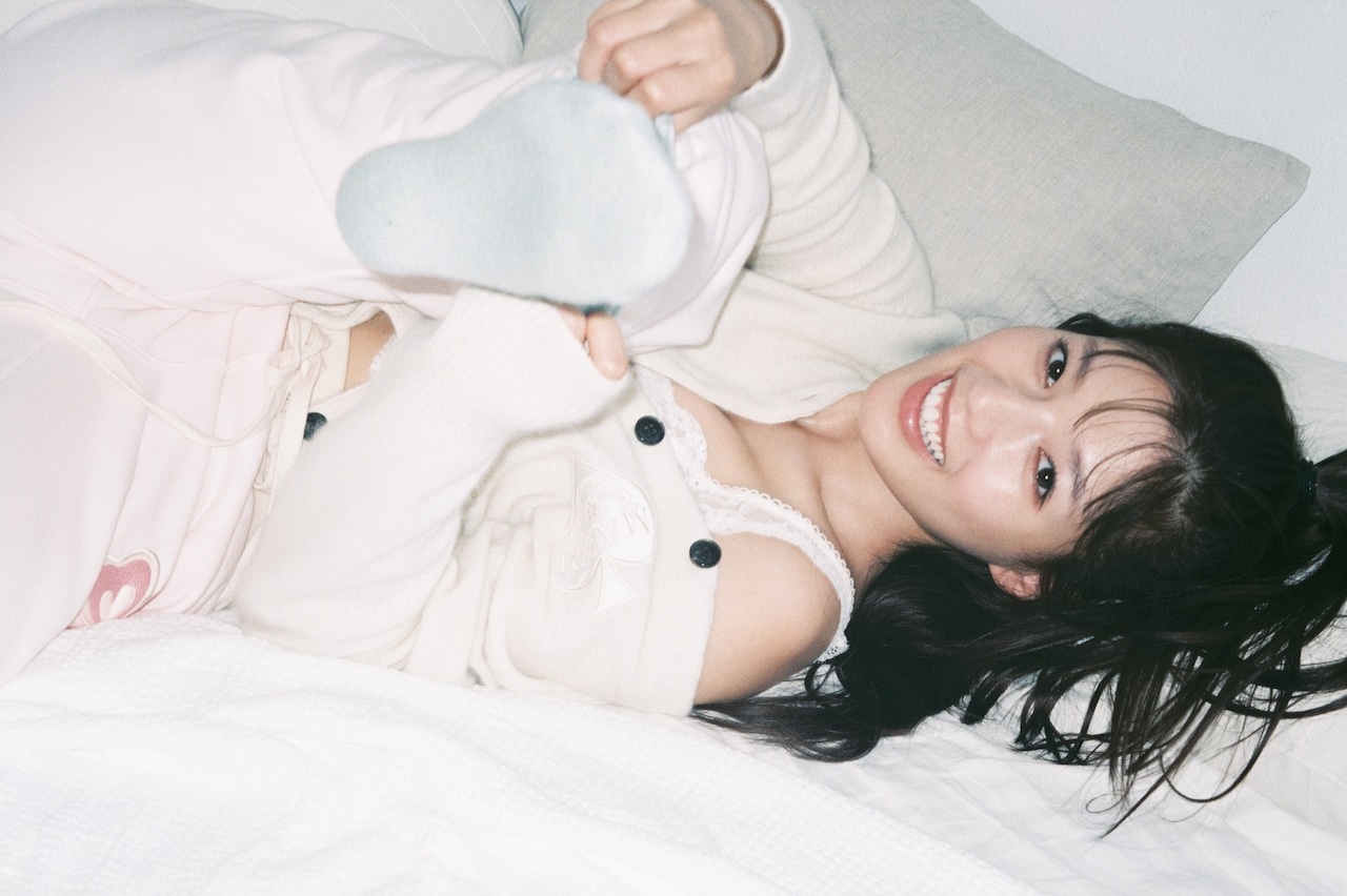 26歳の石井杏奈がたっぷり、初のスタイルブック「AN」発売 100の質問を