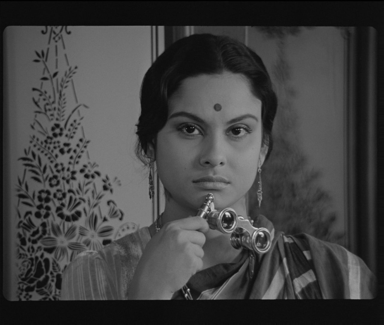 インドの監督サタジット・レイの特集上映、「チャルラータ」や日本劇場