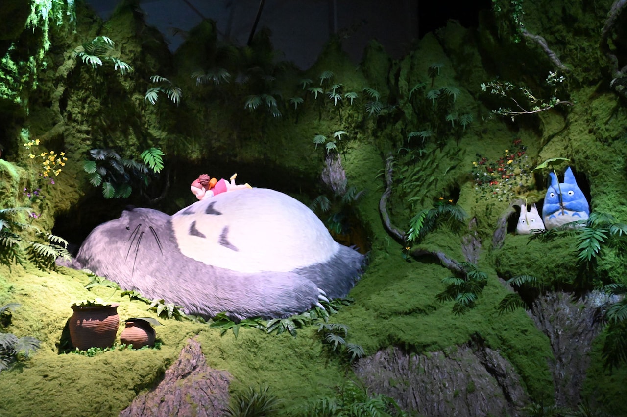となりのトトロ」より、緑あふれる展示 ©1988 Hayao Miyazaki/Studio