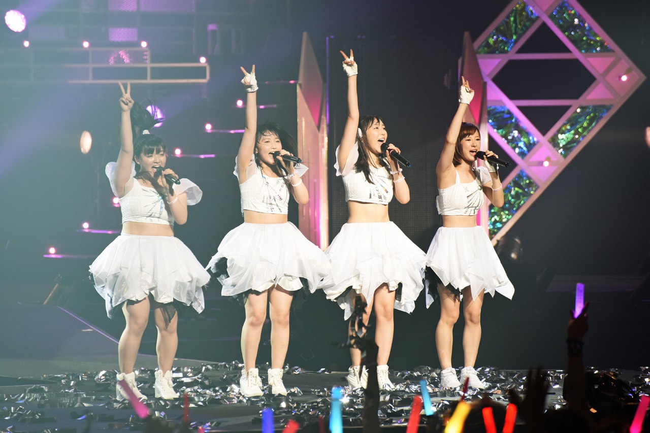 左から鈴木香音、鞘師里保、譜久村聖、生田衣梨奈。 [画像ギャラリー 9