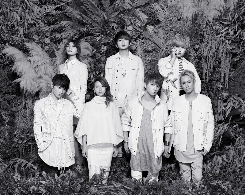 AAA、ダークな「MAGIC」とポップな「WAY OF GLORY」ジャケ写解禁