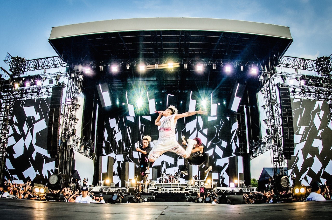 ONE OK ROCK史上最大規模ワンマンで“世界一大事な”11万人を圧倒 - 音楽