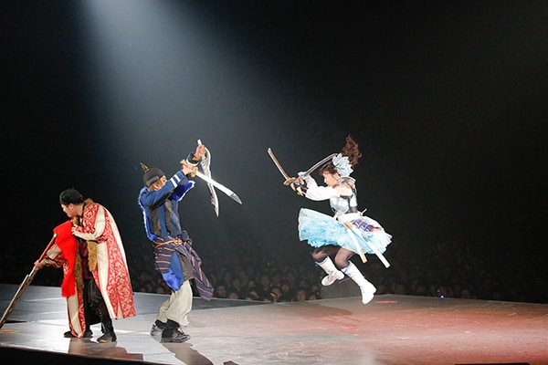 水樹奈々座長公演「水樹奈々大いに唄う 四」の様子。（Photo by hajime