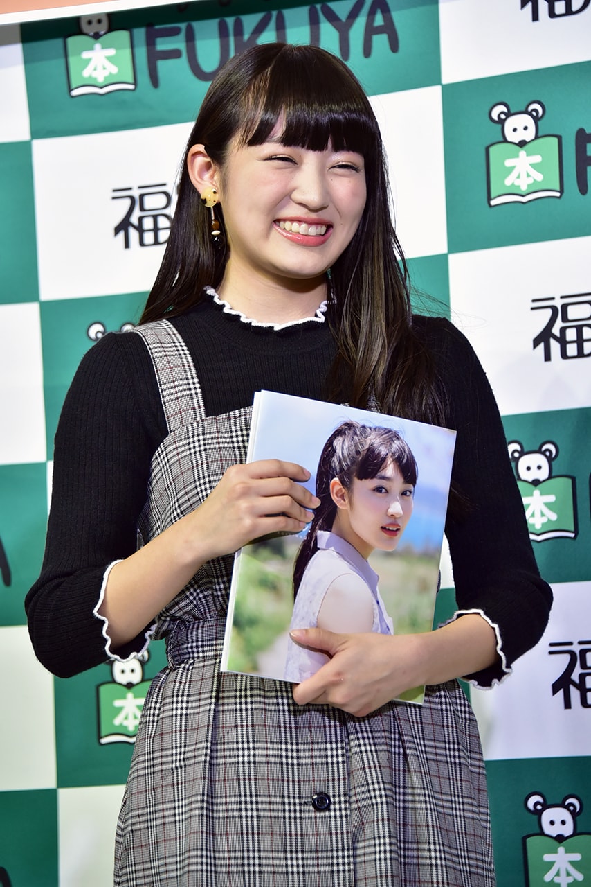 エビ中・柏木ひなたの笑顔すぎる2nd写真集、お気に入りカットは大好き