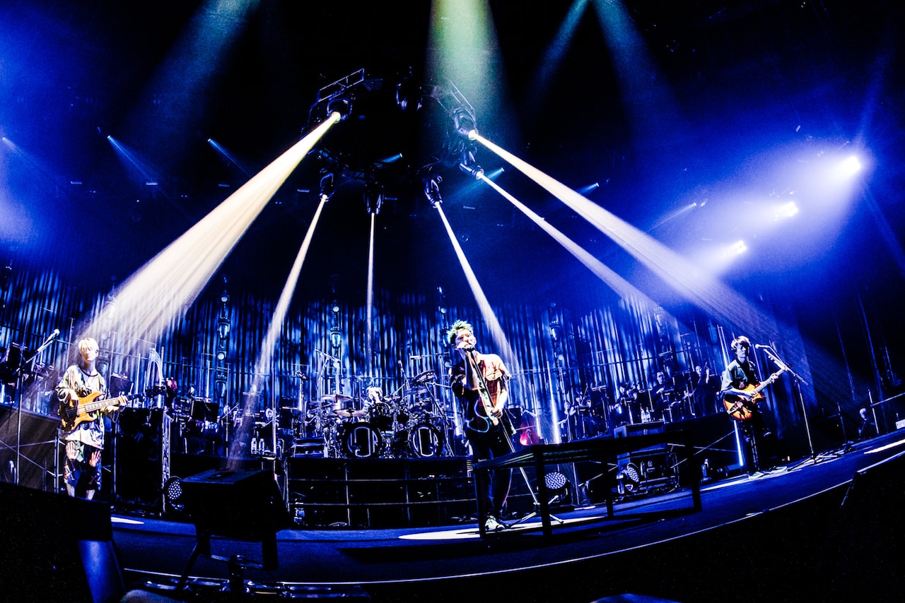 ONE OK ROCK、フルオーケストラと共に新たな世界を城ホールで構築