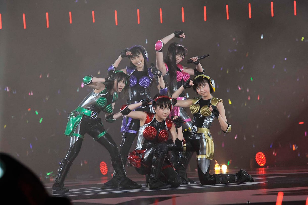 ももクロ、360度監視のパノラマ地獄を全力突破で天国に - 音楽ナタリー