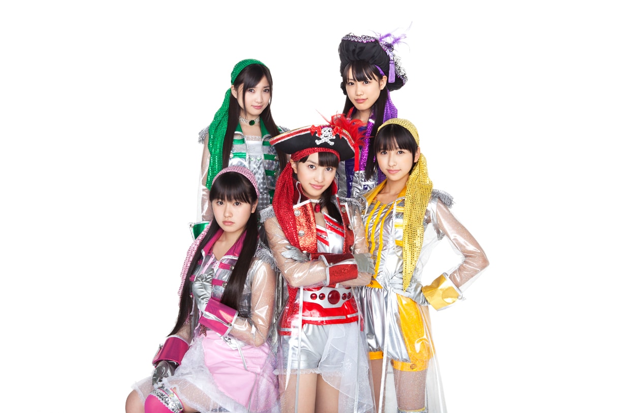 momoirocloverz_art_201205.jpg?