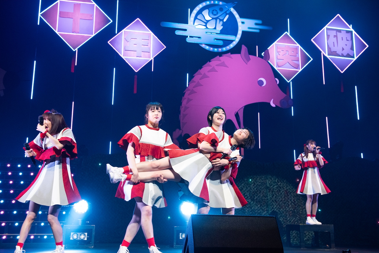 エビ中、歌い残しは年内に！初のカウントダウンでねずみ年の幕開け