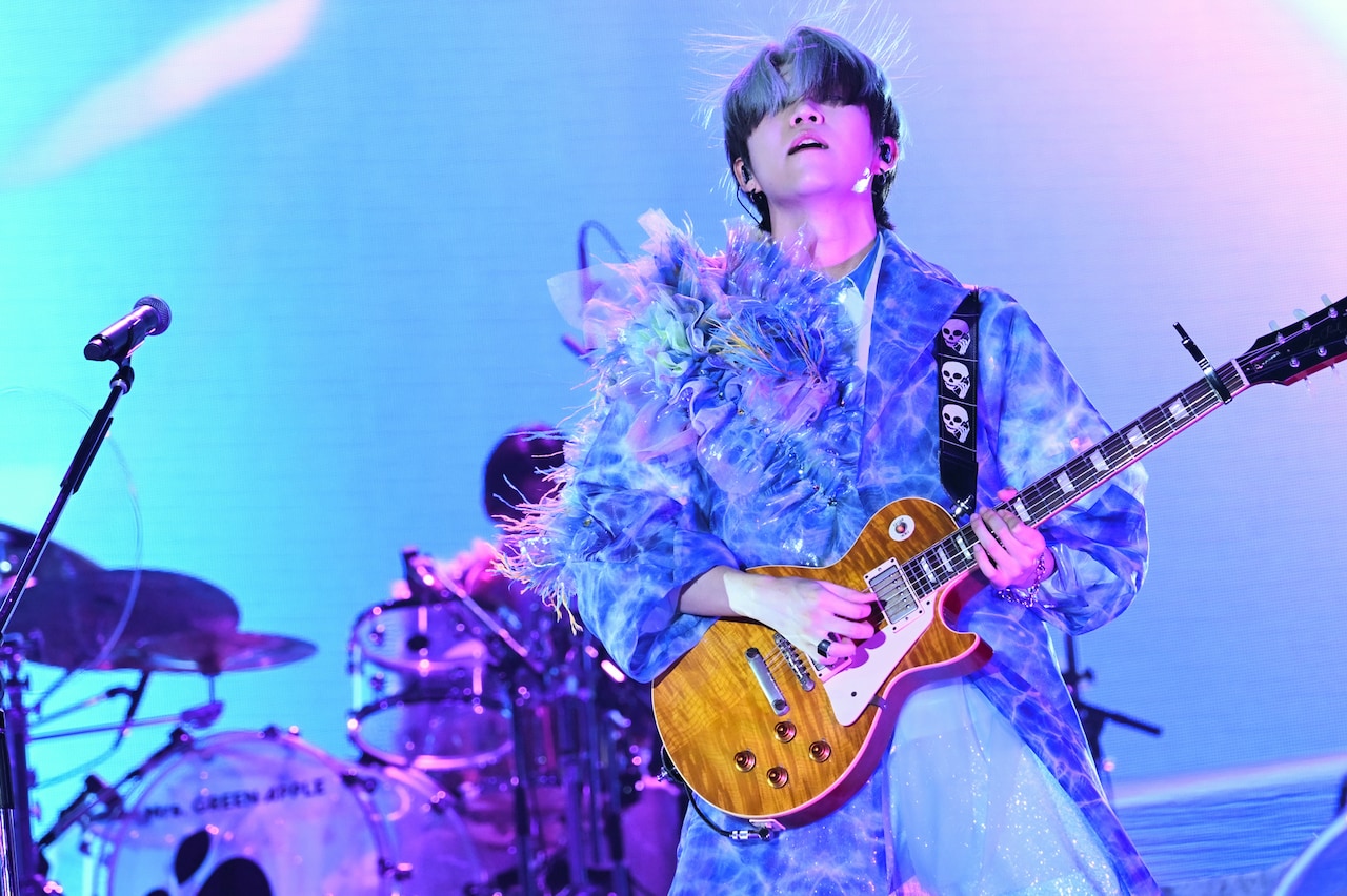 若井滉斗 Mrs. GREEN APPLE サイン入りCD 青と夏 若井滉斗 Mrs.