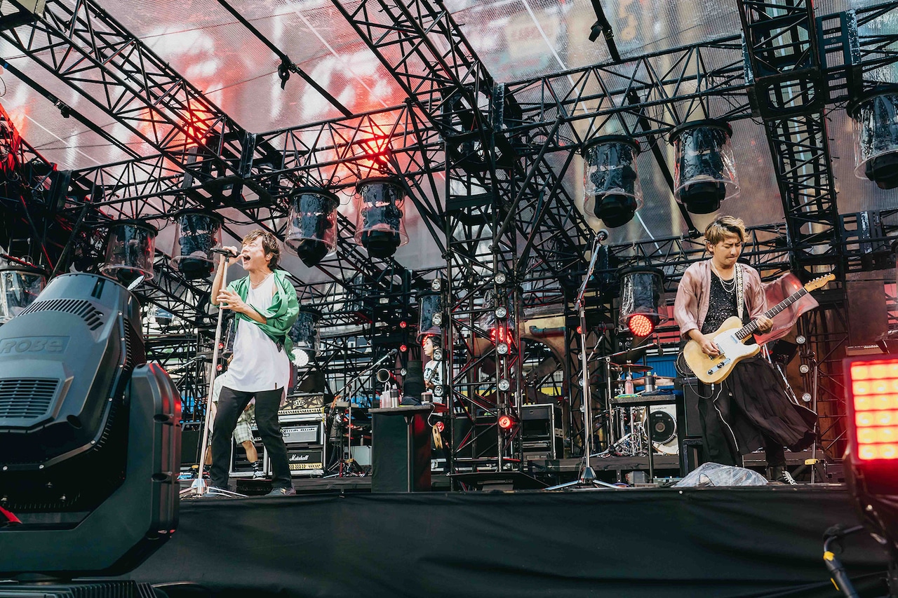 ポルノグラフィティ特集｜デビュー25周年の感動をパッケージした野外