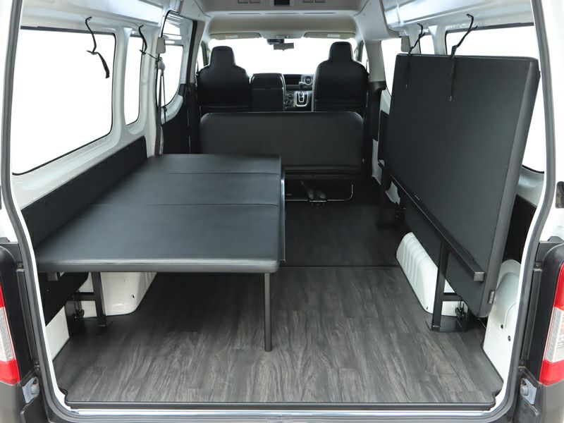 ハイエース キャラバン タウンエース NV200バネット ランクル300