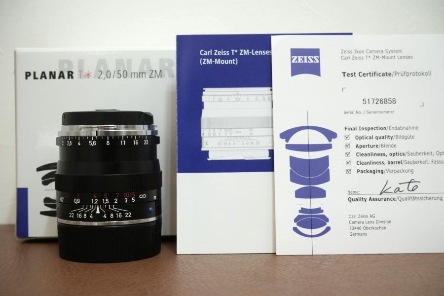 Carl Zeiss Planar T* 50mm F2 ZM Black 箱付き – まるかめら