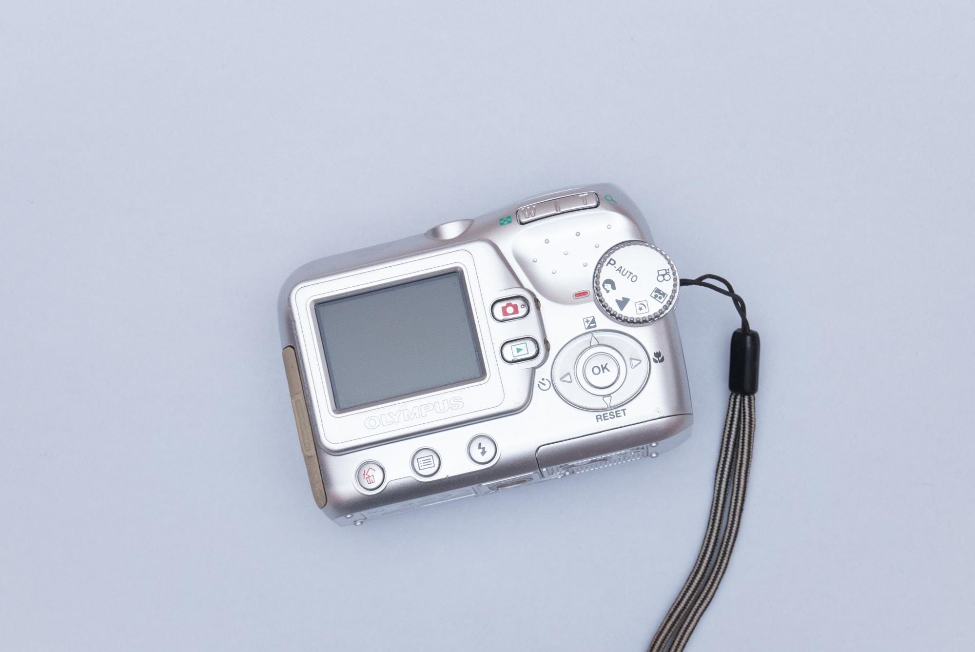 Olympus Camedia C-370 Zoom Compact Y2K Digital Camera – OHSOCULT