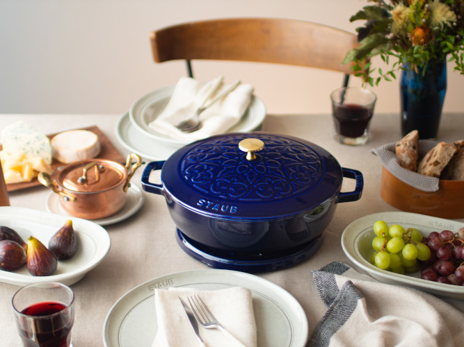 本日（11/2）先行発売開始！staub（ストウブ）のLily グランブルー
