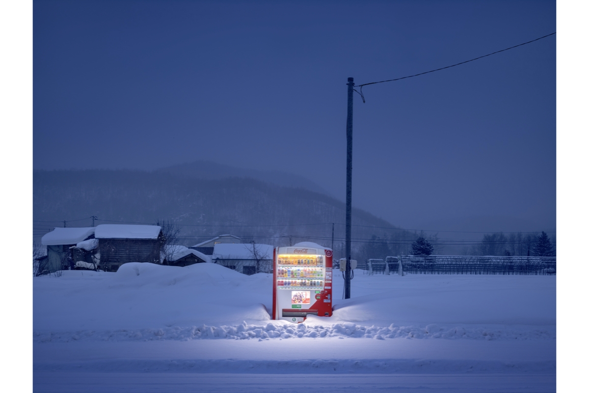 自販機のある風景を写す 大橋英児の個展がAkio Nagasawa Gallery