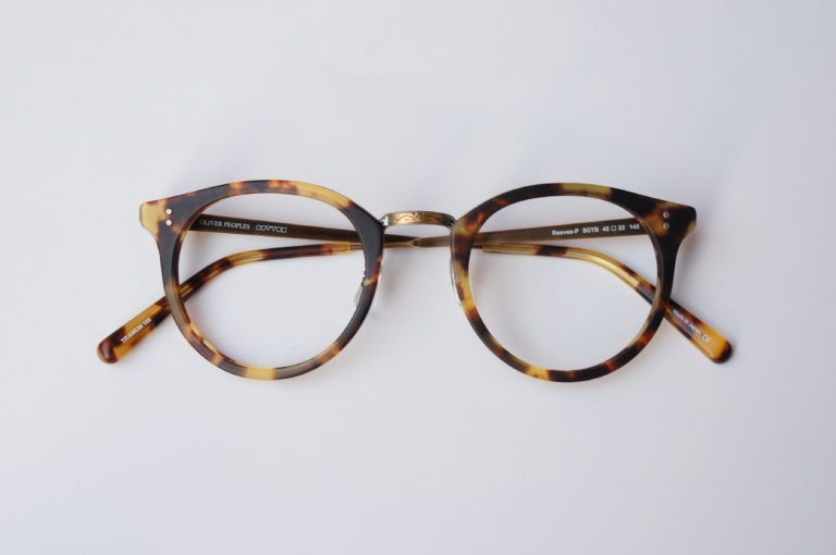 男性向け】40代に似合うべっ甲柄メガネフレームの選び方 | メガネ