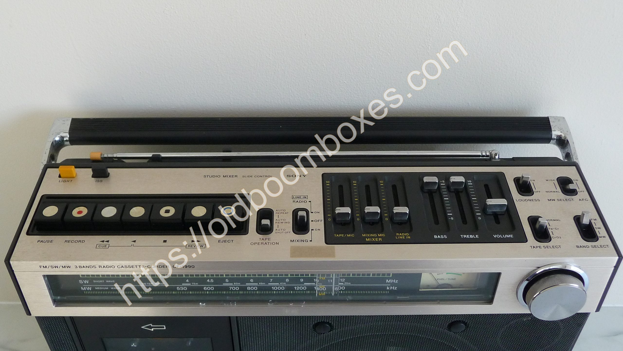 SONY CF-1990 FM/SW/MW Radio Cassette Corder - Old Boomboxes