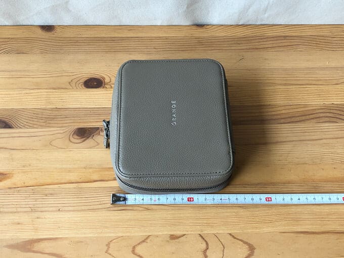 ガジェットもオシャレに持ち運びたい！本格レザーのガジェットポーチ