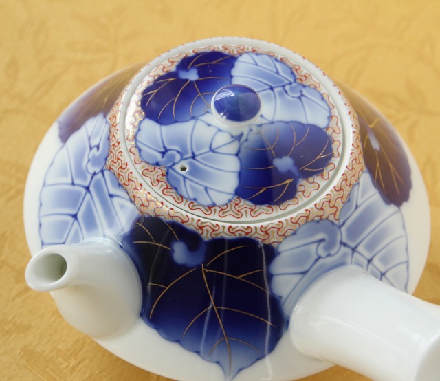 愁海棠）小ぶり茶器揃（急須・湯のみセット）|有田焼の老舗-香蘭社