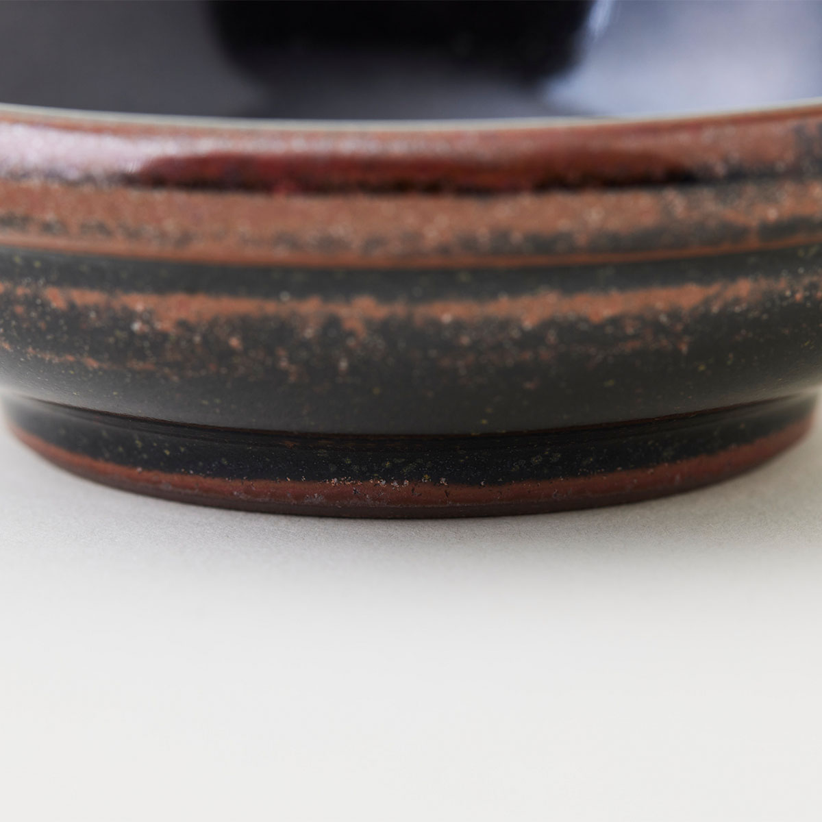 黒薩摩豆皿[クロサツママメザラ]｜沈壽官窯（ちんじゅかんがま）薩摩焼