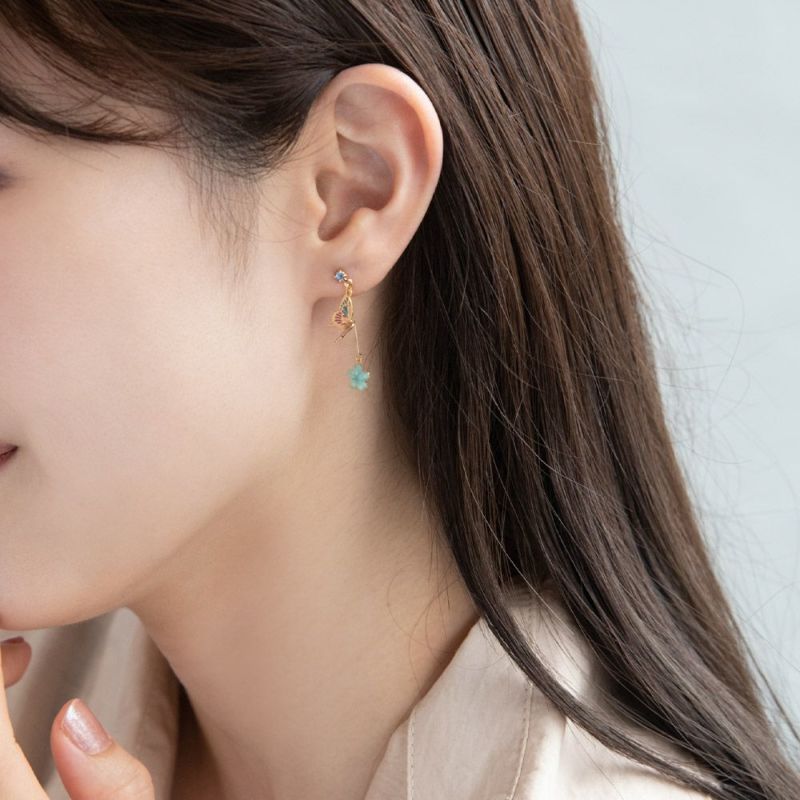 ピアス ニッケルフリー バタフライ フラワー アシンメトリー チタン