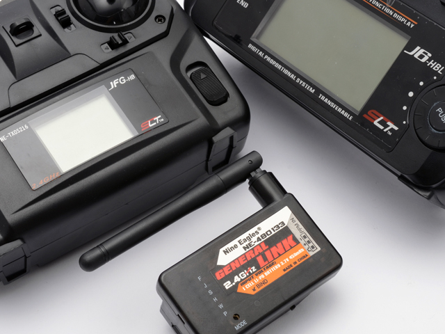 Nine Eagles ソロ・プロ 137 BO-105 (2.4GHz 4ch 小型電動ヘリコプター