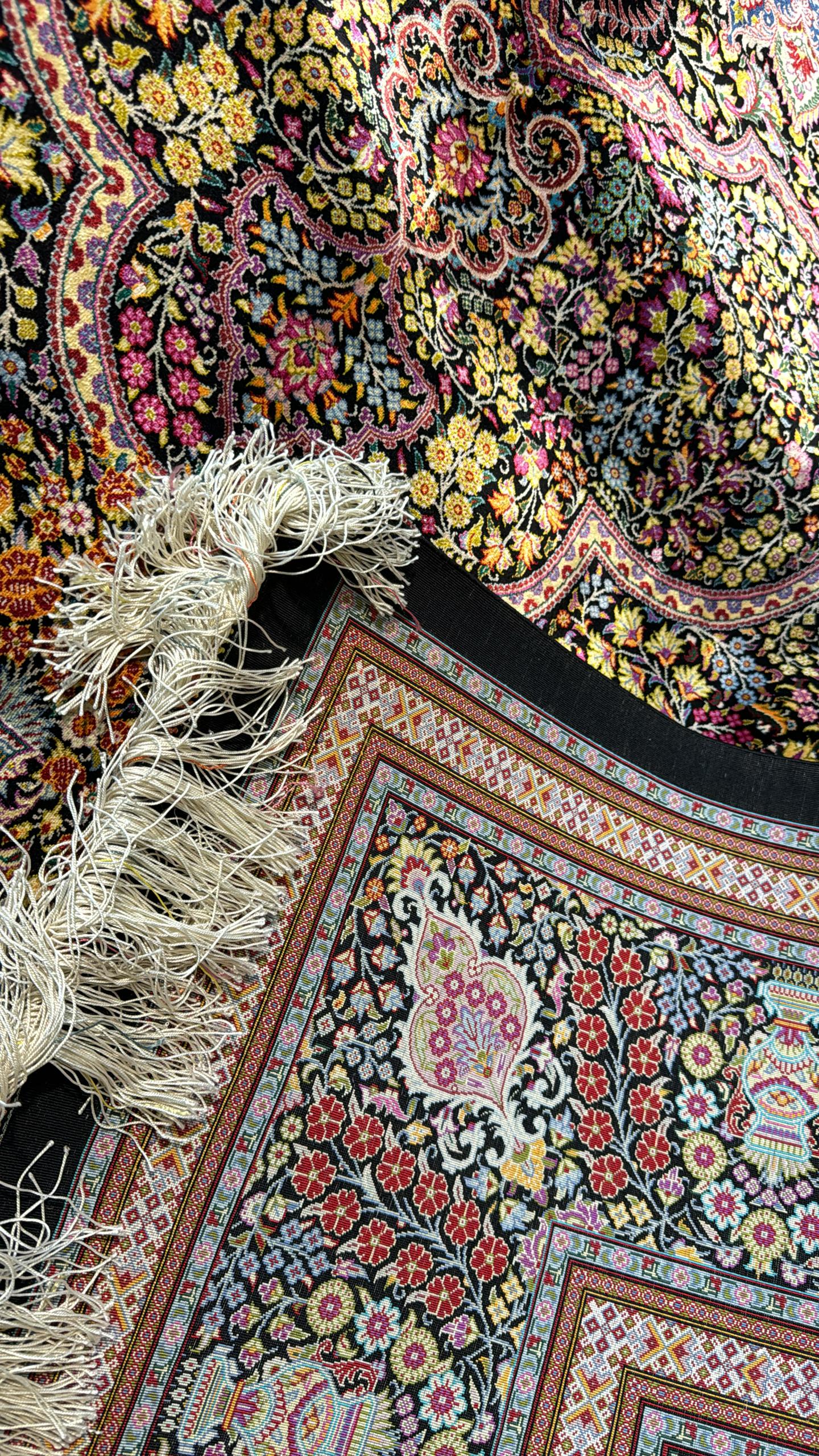 高級ペルシャ絨毯クム産シルク100％ ノウリ工房 300x203cm（FN-10049