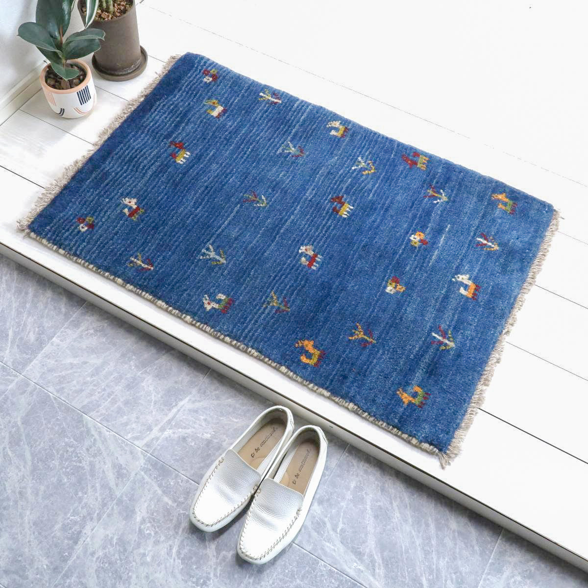 ギャッベ 動物と植物の模様 ギャッベ 動物と植物の模様