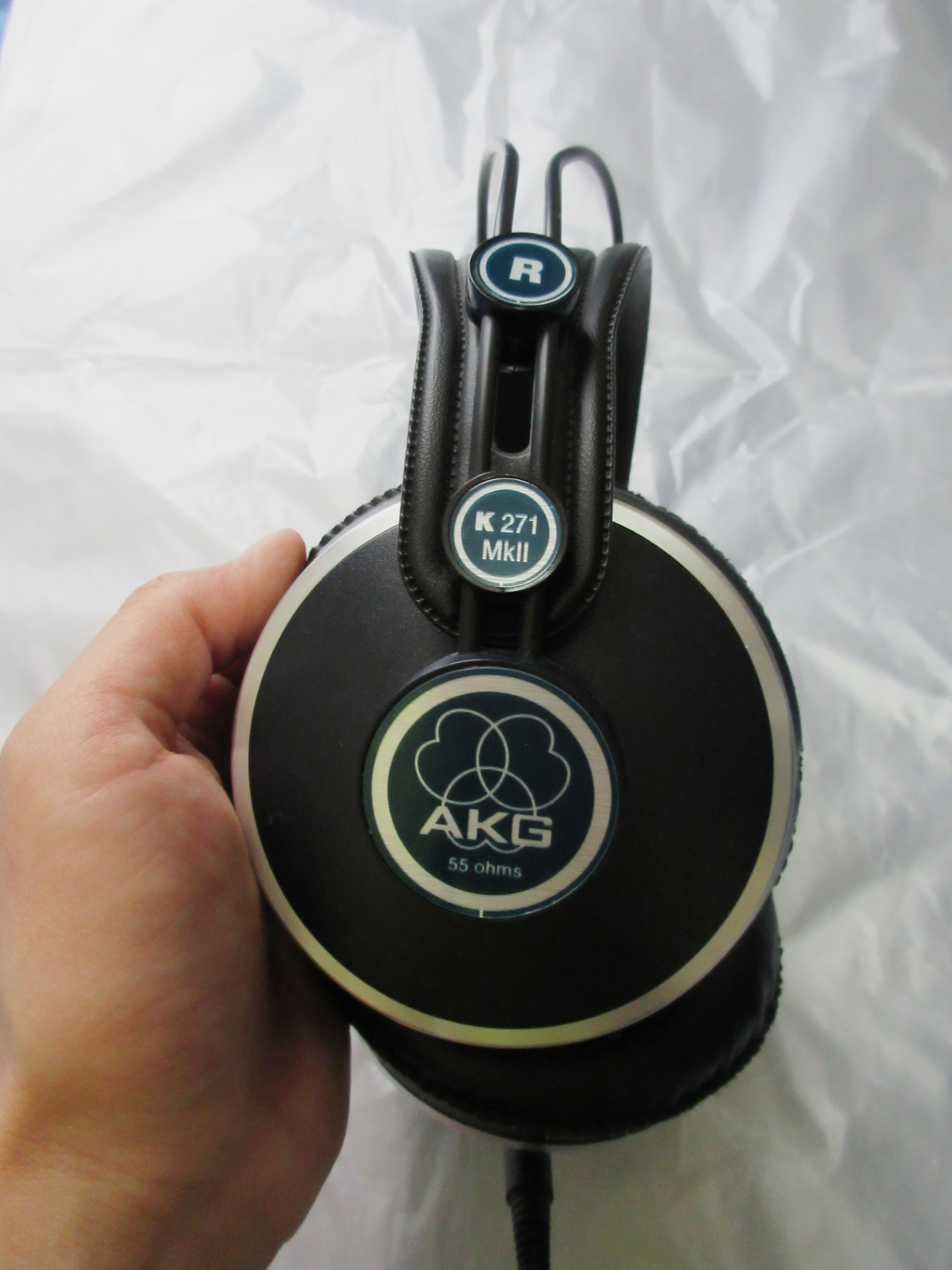 洋楽のMVによく出るAKG「K271 MK2」レビュー【密閉型】【モニター