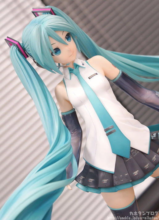 Hatsune Miku - B-style - 1/4 Scale Figure - V3 – Otaku Owlet
