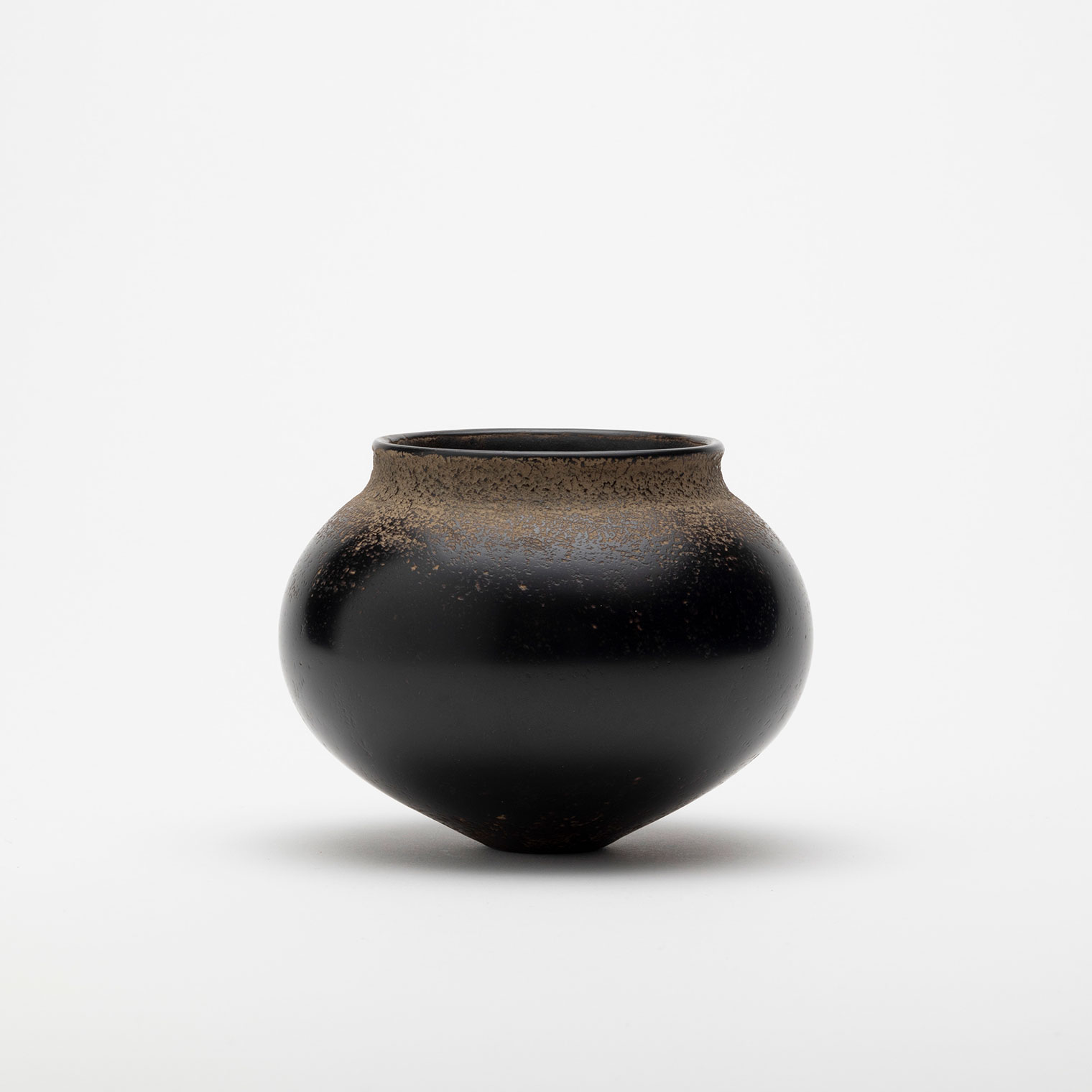 黑 花器 | Works | 安齊賢太 | panorama