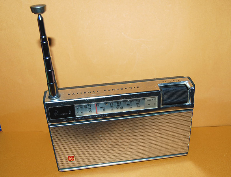 ナショナル R-200 「パナソニック エイト」 2バンド 8石トランジスター