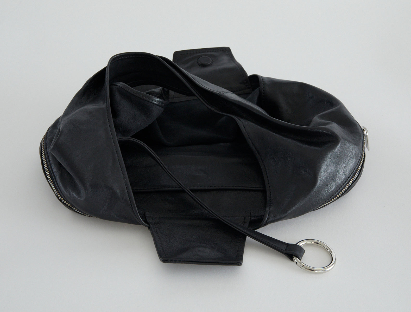 RIBA ZIP-Black bucket-style shoulder bag – paloma wool
