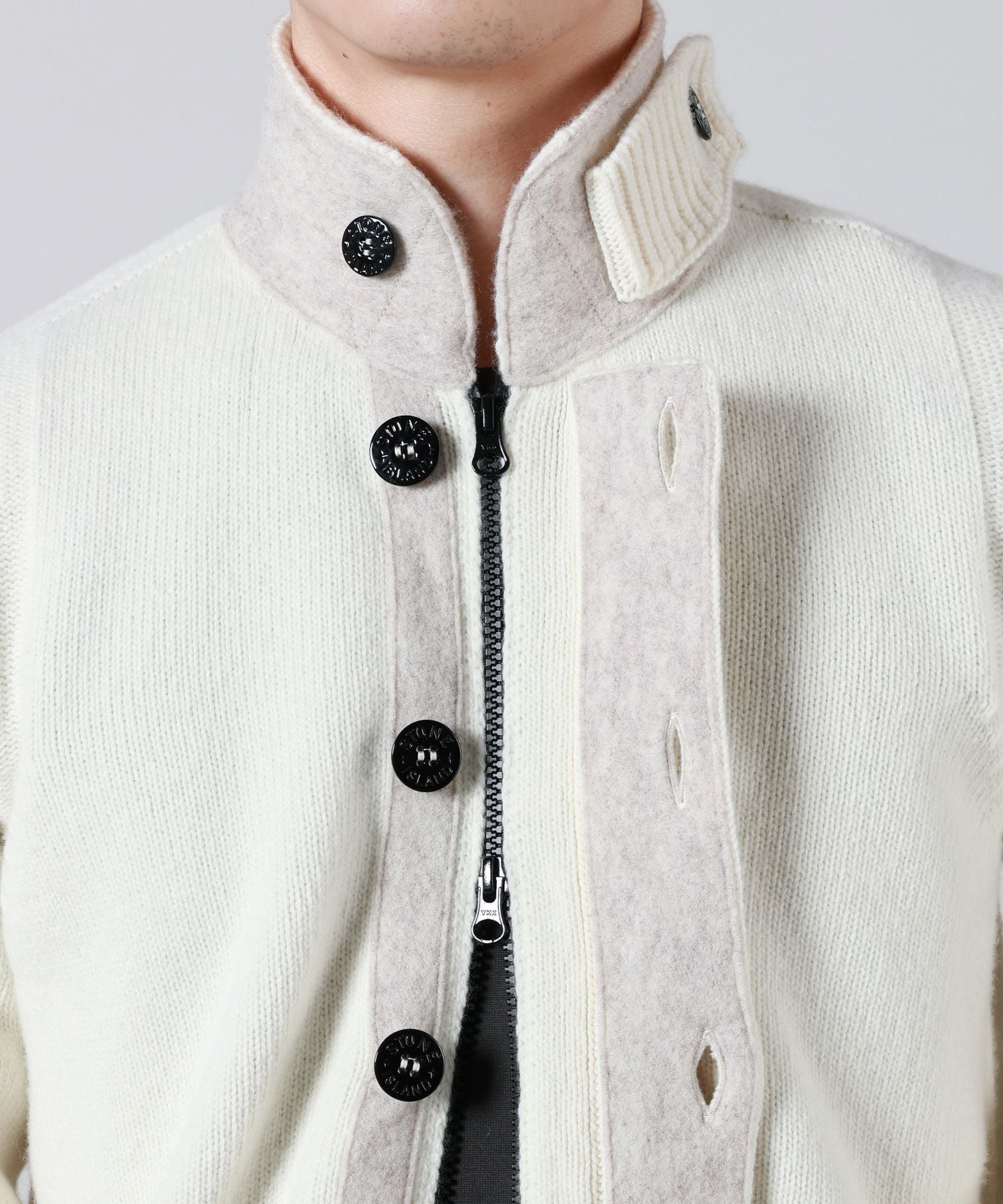 STONE ISLAND(ストーンアイランド)】 ボタン付きジャンパー フェルト