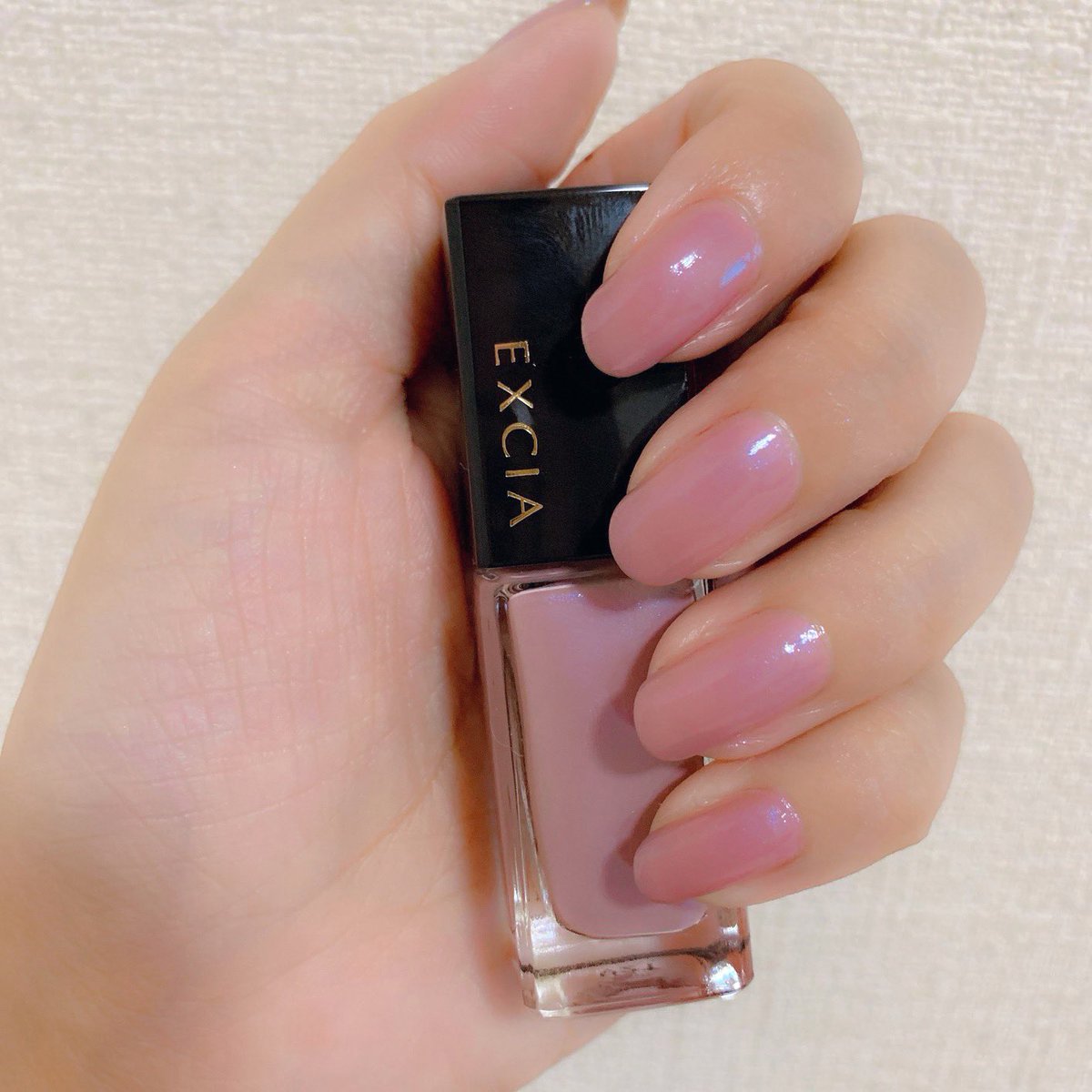 アルビオン エクシアAL ネイルカラー 16 手が綺麗に見えそうだなと惹