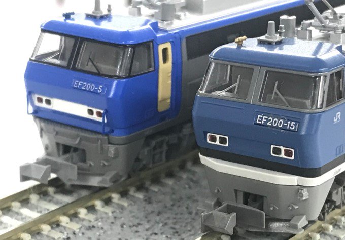 ここが変わった！EF200】 初回製品の発売から25年以上経っているEF200