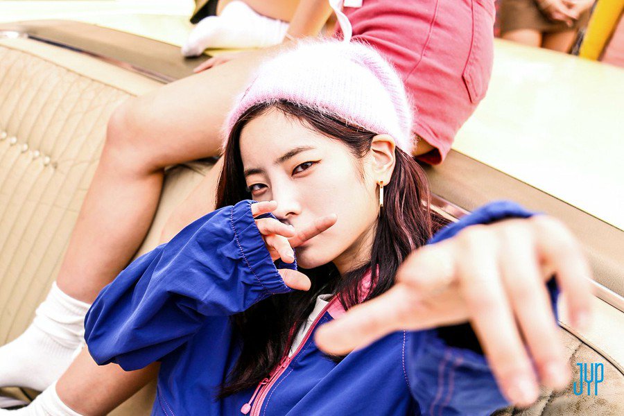 TWICE ダヒョン、ラッパーのSWAG。。「LIKEY」自撮り写真。 「TWICE