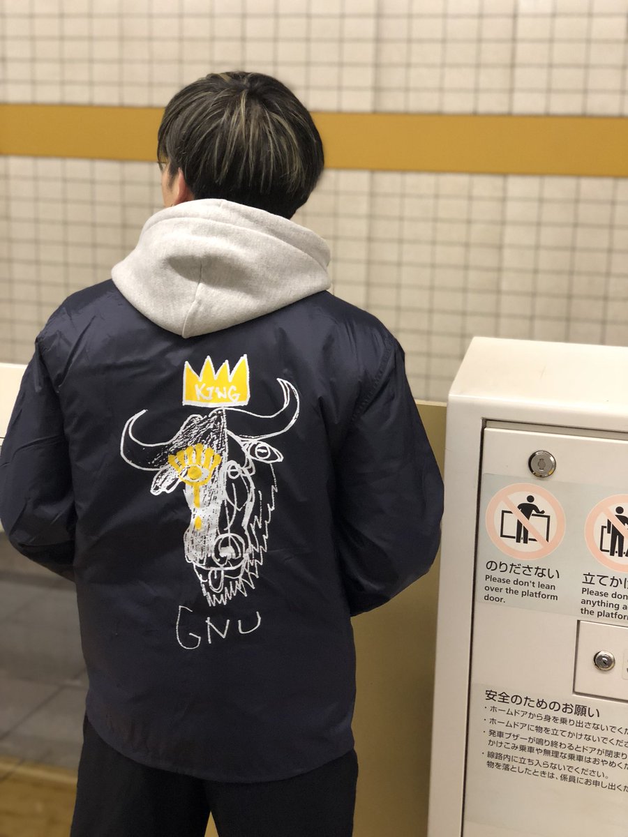 ネットストアにて即完売したコーチジャケットですが、僅かながらM,L,XL