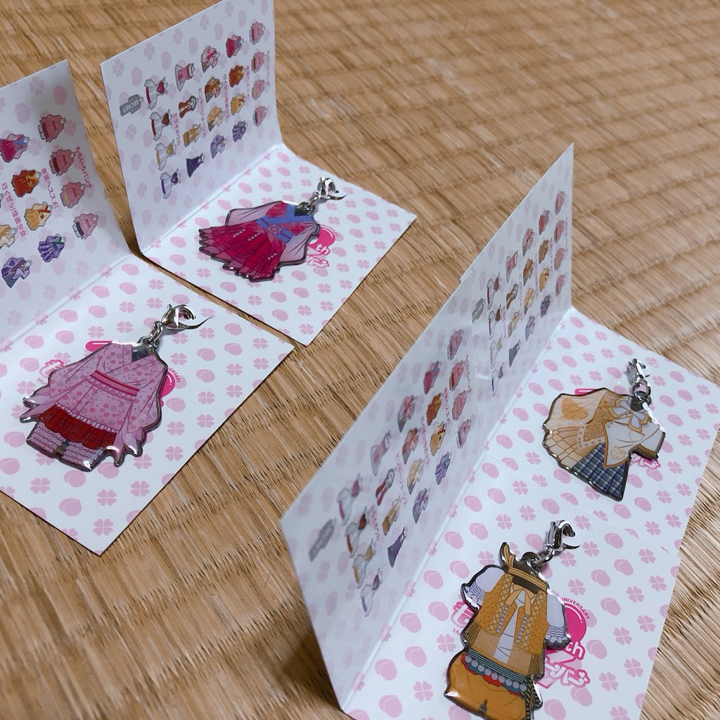 これがももクロの衣装だZチャーム』届いて開封した結果。 しおりん 2