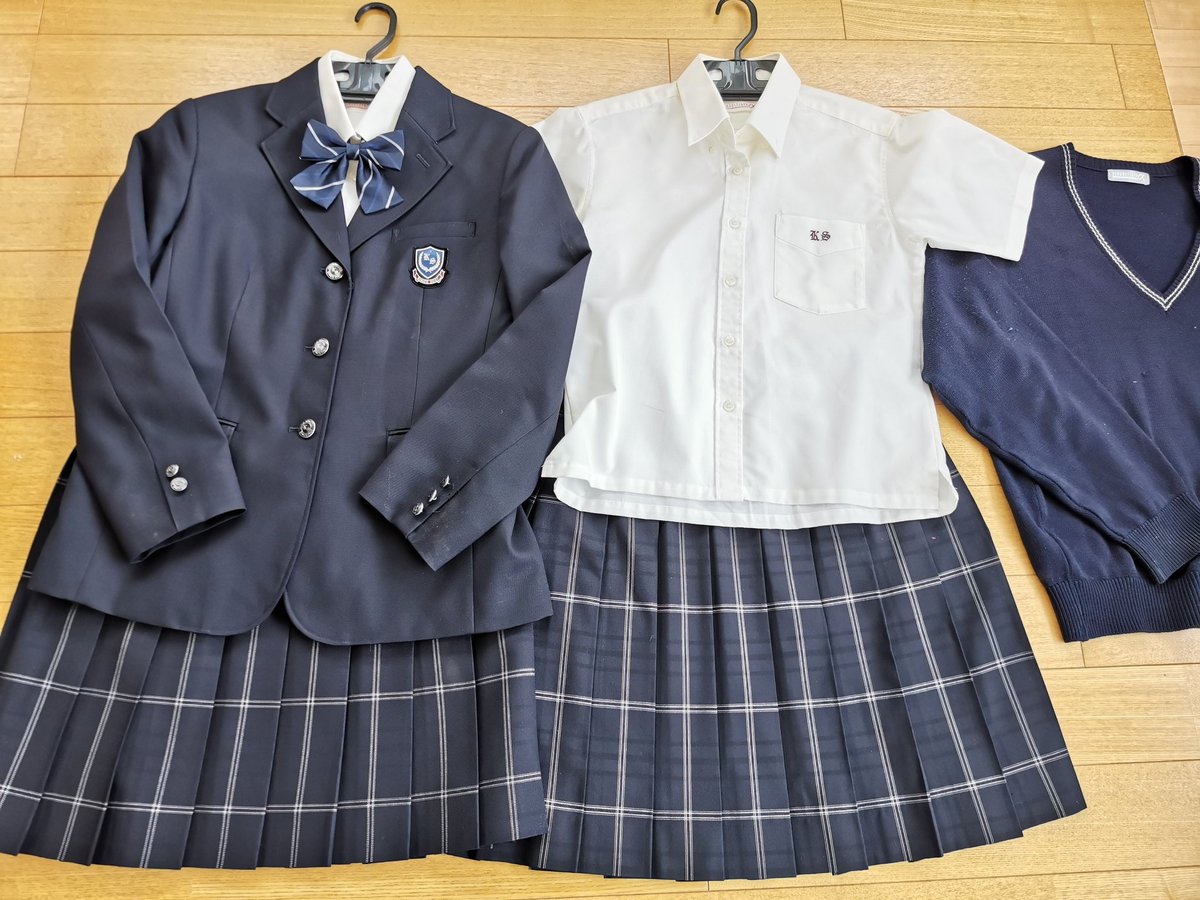 兵庫県立神戸鈴蘭台高校の制服セットを買い取らせて頂きました！冬服は