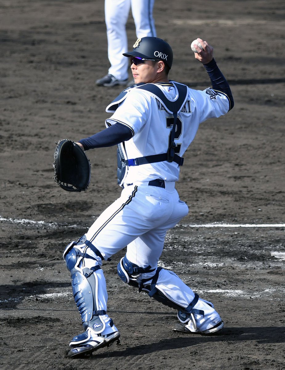 新背番号「2」お披露目✨ 若月健矢捕手💪 本日の練習後「軽いですよ