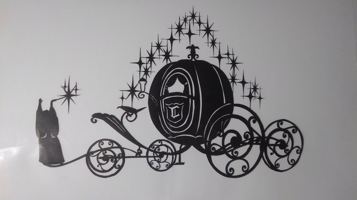 シンデレラのかぼちゃの馬車完成！ ふぅ。 キラキラが細かすぎ