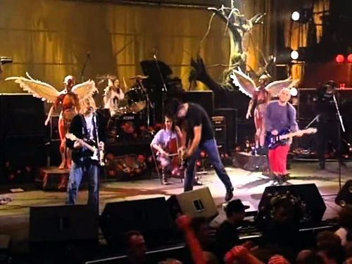 OnThisDay in 1993, @Nirvana performed the epic Live and Loud