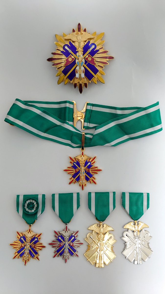 Yahoo!オークション -「功七級金鵄勲章」の落札相場・落札価格