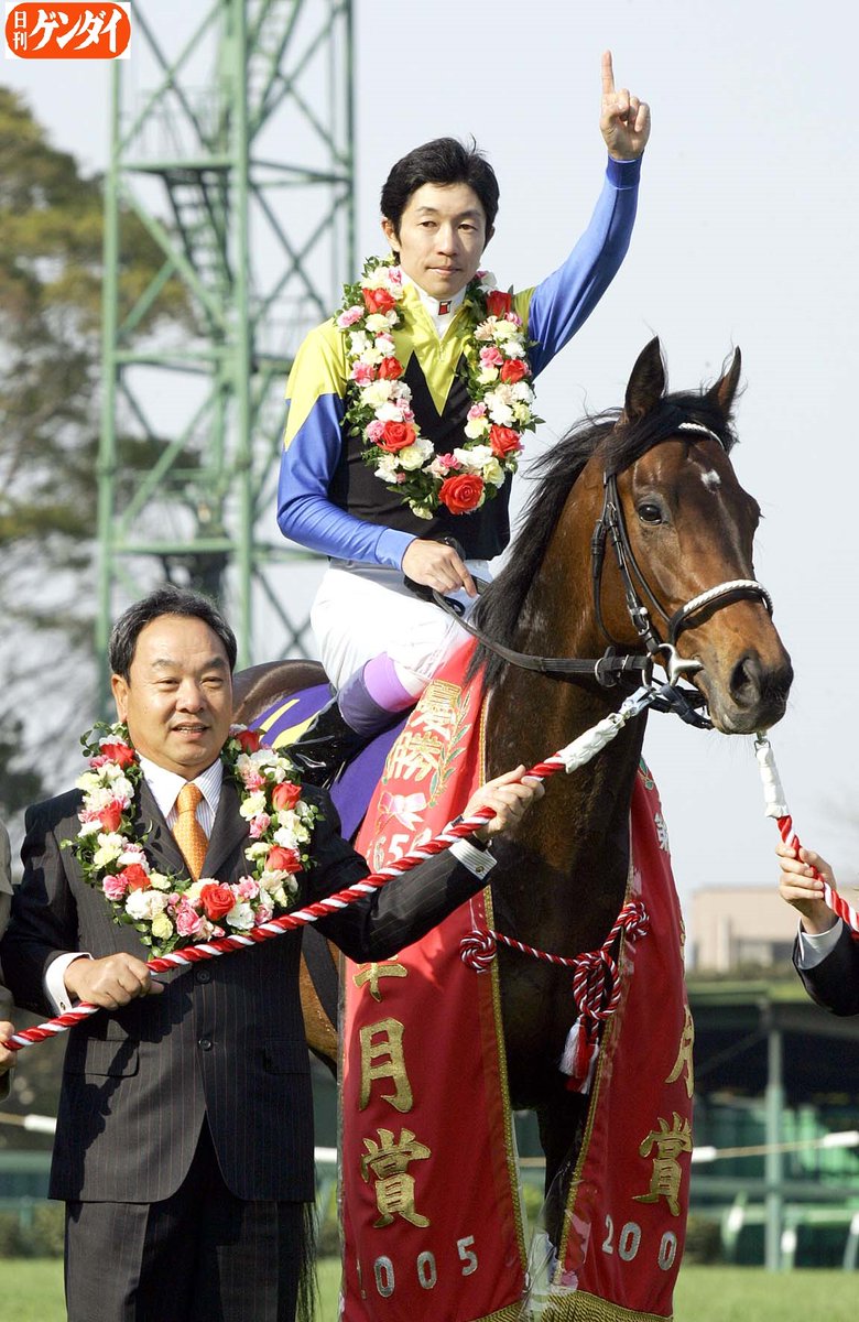 皐月賞では武豊騎手が左手の人差し指を1本、高々とあげる〝3冠宣言